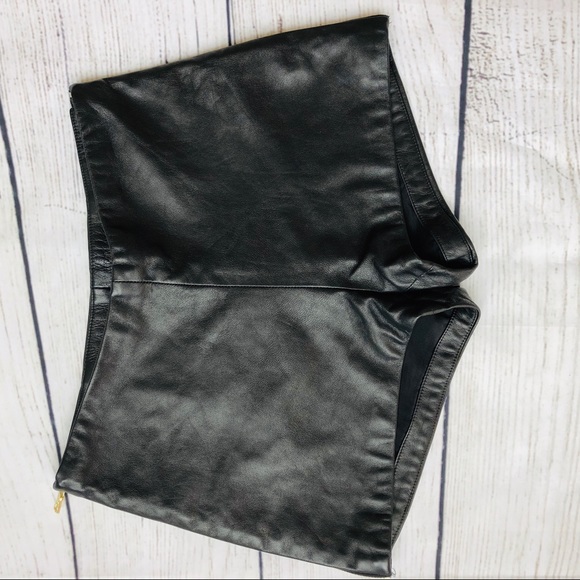 KOLAE high rise leather shorts with side slippers - Picture 2 of 5